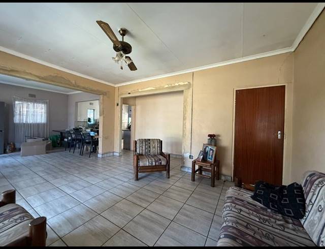 3 BEDROOM HOUSE FOR SALE IN VANDERBIJLPARK CW 2